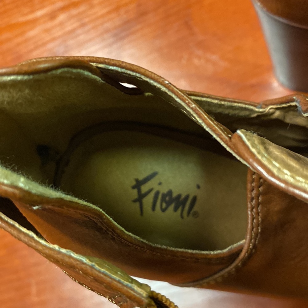 Fioni peeptoe block heel boots - Picture 2 of 5